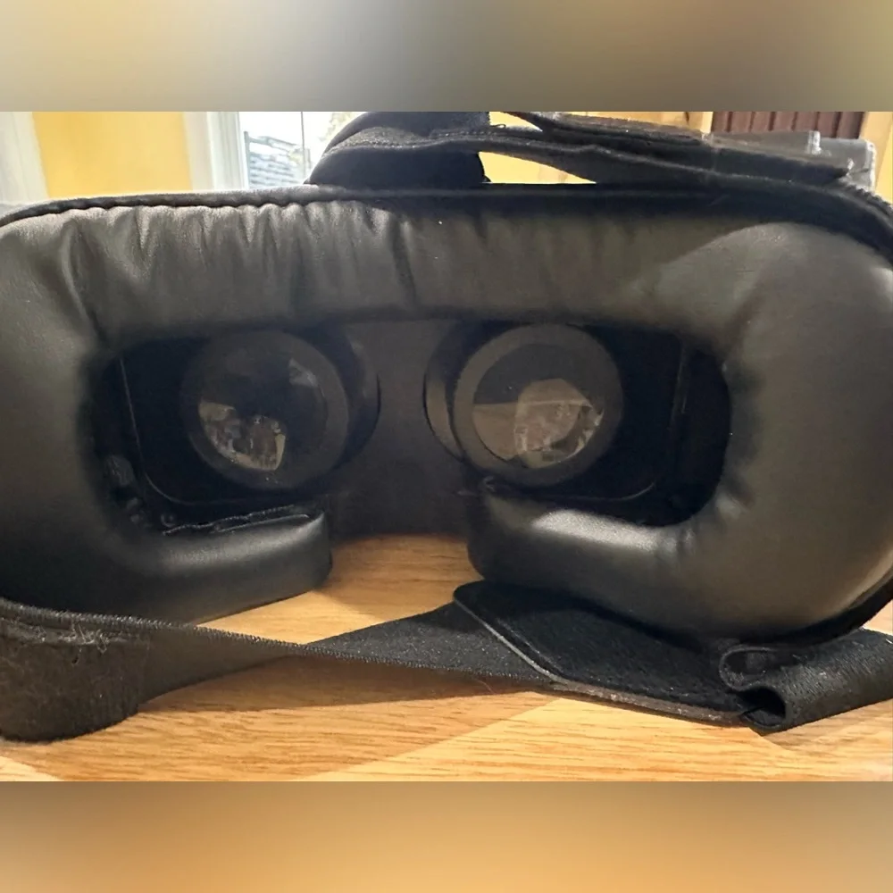 Stark Virtual Reality Headset